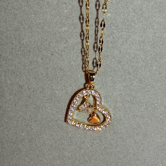 New 18K Gold Plated Stainless Steel Hearts💗 Charm Necklace - Picture 3 of 5